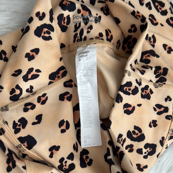 Fabletics Leopard Set - Picture 7 of 7